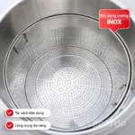 Giỏ đựng xương inox bên trong nồi điện giúp hầm xương gọn gàng dễ lọc cặn
